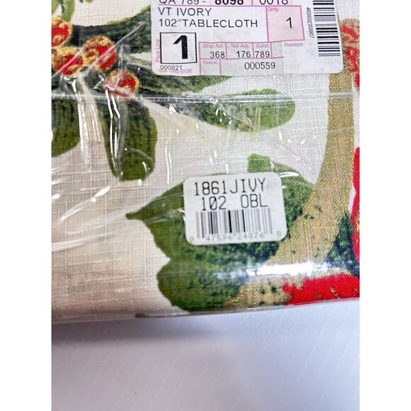 NEW Christmas Tablecloth Ivory Red Green Gold Poinsettia Oblong NOS - Picture 3 of 7